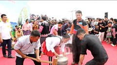Lóng Sập rực rỡ sắc màu biên giới chào đón du khách dịp lễ 2.9