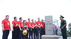 Thiêng liêng Hành trình “Tôi yêu Tổ quốc tôi” tại cực Tây A Pa Chải