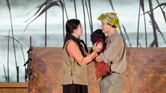 “Con đò của mẹ” lan tỏa lòng yêu nước đến khán giả vùng cao Mai Sơn