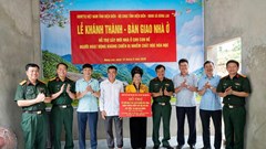 Bàn giao nhà ở cho gia đình người có công tại xã Búng Lao