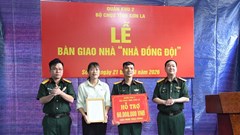 Bàn giao “Nhà đồng đội” tặng gia đình quân nhân tại phường Tô Hiệu