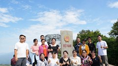 A Pa Chải đón khách nơi “một tiếng gà gáy ba nước cùng nghe“