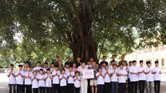 Trao 925 cặp sách, tiếp sức học sinh khó khăn đến trường