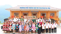 Niềm vui của hơn 1.000 học sinh vùng biên Pa Tần trong ngôi trường mới