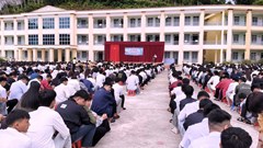  Hơn 1.200 học sinh được tuyên truyền về an toàn giao thông và an ninh mạng