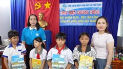 An Giang: Mạnh thường quân góp sức cùng em vững bước đến trường 