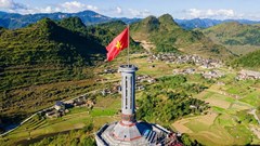 Miễn phí vé tham quan Cột cờ Quốc gia Lũng Cú cho người cao tuổi