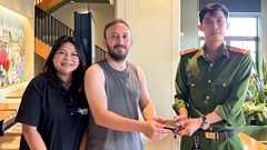 Phú Quốc hỗ trợ du khách Thổ Nhĩ Kỳ tìm lại ví đánh rơi