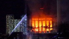 Trẻ em làm gì để thoát khỏi cháy nổ khi ở nhà một mình?