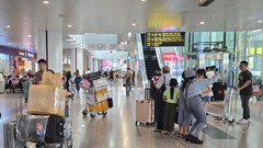 Vận chuyển hành khách đường hàng không giảm 