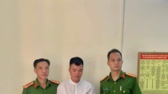 Bắt đối tượng có lệnh truy nã dưới “vỏ bọc” hướng dẫn viên du lịch 