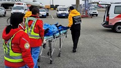 Máy bay Vietnam Airlines hạ cánh khẩn cấp tại Đài Loan cấp cứu hành khách người Việt