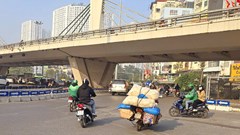 Không có CSGT là vượt đèn đỏ, đi ngược chiều 