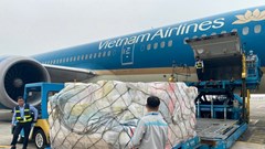 Vietnam Airlines vận chuyển gần 30 tấn hàng cứu trợ đến Myanmar