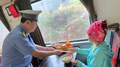 Người phụ nữ nghèo trốn vé tàu và cái kết cảm động