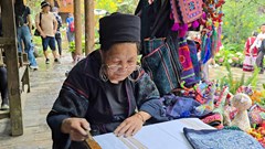 Củng cố bản sắc văn hoá truyền thống, tăng thu nhập cho người dân nhờ Dự án 6