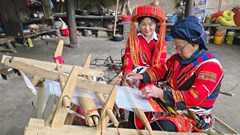 Đời sống của đồng bào dân tộc thiểu số rất ít người đã được cải thiện rõ rệt