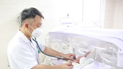 Hành trình hồi sinh của bé gái sinh cực non chỉ nặng 550 gram