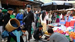 Chợ phiên Đồng Văn - Nơi lưu giữ văn hóa truyền thống vùng cao nguyên đá