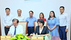 Người dân được phục vụ nước uống dinh dưỡng chất lượng cao dịp Đại lễ A80