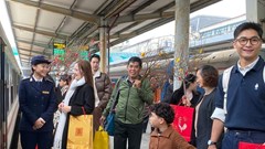 Vé tàu Tết Bính Ngọ 2026 mở bán khi nào?