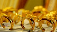 Mang gần 30 cây vàng đi bán lấy tiền chuyển cho đối tượng giả danh công an