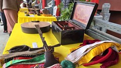 Bộ sưu tập vật phẩm độc nhất vô nhị trong nghi lễ hầu đồng