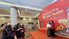 Khán giả xúc động tham dự chương trình “Đường lên phía trước“