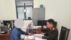 Xử lí đối tượng đăng tải sai sự thật về công an để bán gà Đông Tảo 