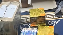 Bắt giữ một phụ nữ buôn bán hơn 14 kg pháo nổ