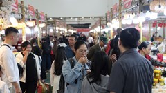 Ào ạt “chốt đơn” trong ngày bế mạc Hội chợ Mùa Xuân 2026