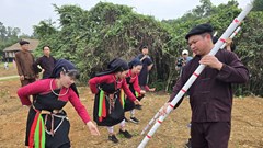 Rộn ràng lễ hội Xuống đồng của đồng bào Cao Lan 