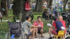 Nhếch nhác và lộn xộn tại Công viên Lê Nin
