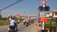 Phạt nguội nhiều phương tiện vi phạm an toàn giao thông đường sắt