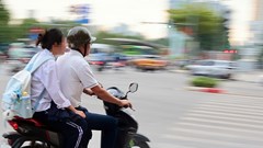 Hà Nội: Nhiều phụ huynh bị lập biên bản, giữ xe khi đưa con đến trường
