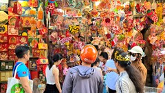  Rực rỡ sắc màu trăng Rằm trên phố Hàng Mã