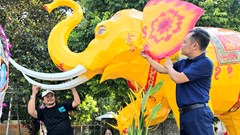 Thổi hồn lịch sử xứ Đoài vào mô hình đèn Trung thu voi chiến