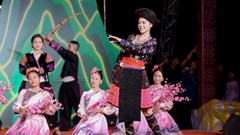 Gìn giữ mạch nguồn văn hóa dân tộc Mông qua trang phục truyền thống