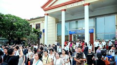 ​Người dân Nghệ An, Hà Tĩnh đi tàu hỏa ra Phủ Lý khám bệnh 