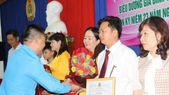 Khánh Hòa: Biểu dương 22 gia đình công nhân, viên chức, lao động tiêu biểu