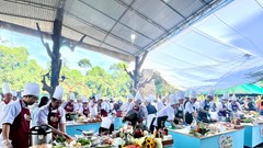  Đến Công viên Du lịch Yang Bay, trải nghiệm món ngon từ thịt đà điểu