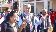 Phó Thủ tướng Thường trực Chính phủ Nguyễn Hòa Bình dự Ngày hội Đại đoàn kết tại Gia Lai