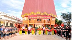 Binh đoàn 15 tặng nhà rông văn hóa cho đồng bào DTTS vùng biên giới