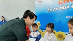Gia Lai: Trao hàng trăm suất quà yêu thương cho các em thiếu nhi, hộ dân nghèo 