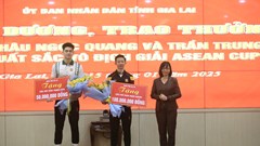 Gia Lai: Khen thưởng 2 cầu thủ Châu Ngọc Quang và Trần Trung Kiên  
