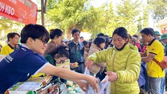 Chợ Tết 0 đồng ấm lòng những người dân khốn khó