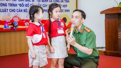 “Trải nghiệm một ngày em tập làm bác sĩ”