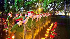 Hàng ngàn ngọn nến tri ân bừng sáng tại Nghĩa trang liệt sĩ Gia Lai