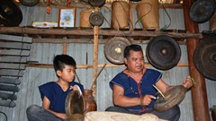 Để nhịp chiêng mãi ngân vang