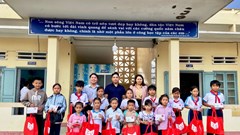 Gia Lai: 500 suất quà hỗ trợ học sinh vùng bão lũ